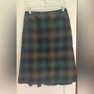 NWT Banana Republic plaid skirt with flowy back